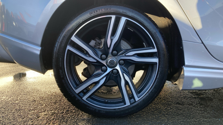 Volvo V40 T3 [152] R DESIGN Pro 5dr Petrol Hatchback